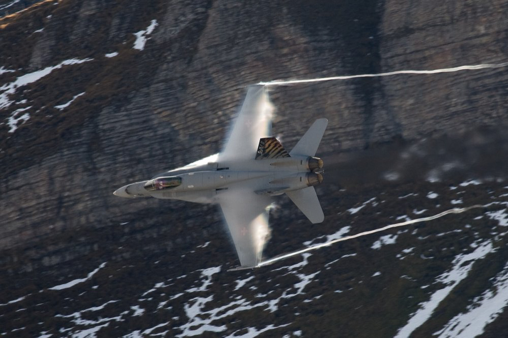 Axalp08 - ©MD - 046 - Übungsschiessen mit 4 Hornets am Vormittag