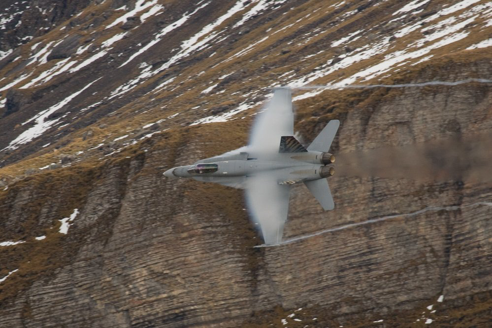 Axalp08 - ©MD - 105 - Übungsschiessen mit 4 Hornets am Nachmittag