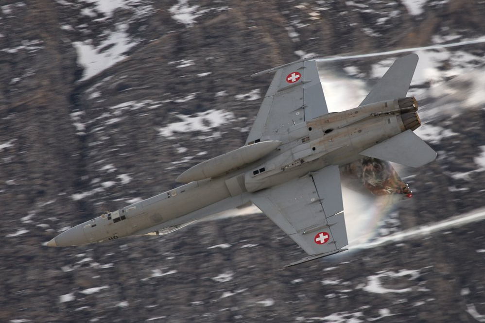 Axalp08 - ©MD - 126 - Übungsschiessen mit 4 Hornets am Nachmittag