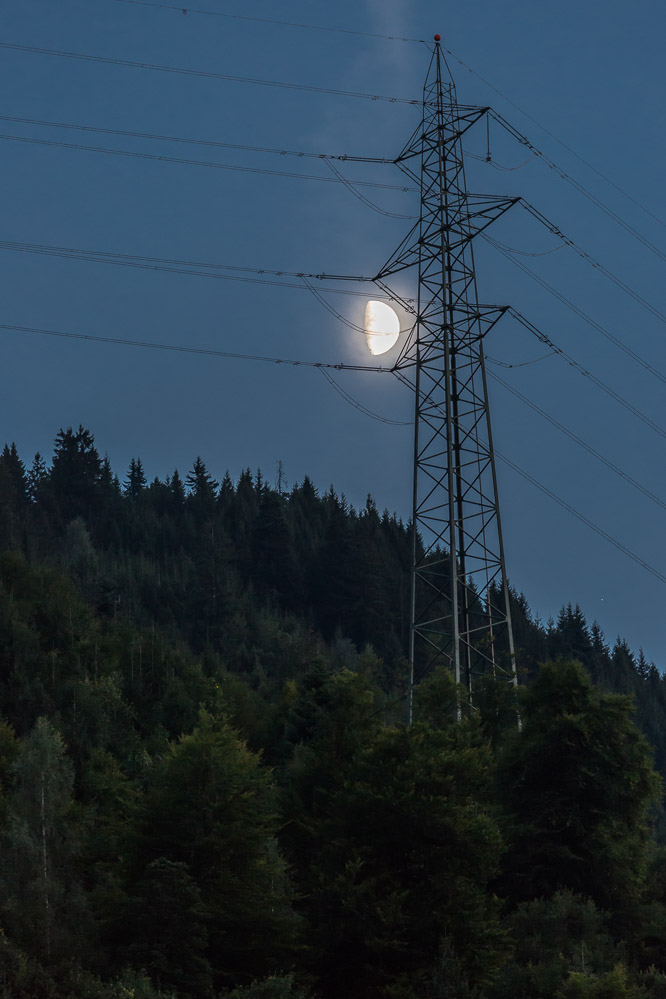 2017-023 Mond
