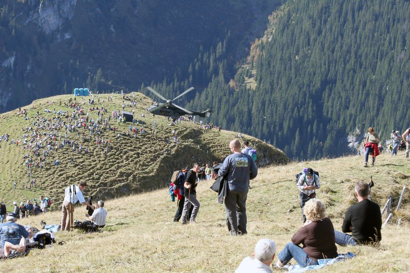 Fliegerschiessdemo Axalp-Ebenfluh 11.10.2006 - © Markus Dussy - 0005
