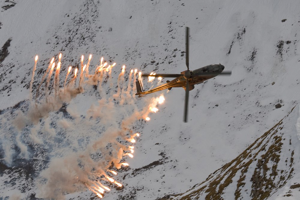 Axalp08 - ©MD - 143 - Cougar mit Flares