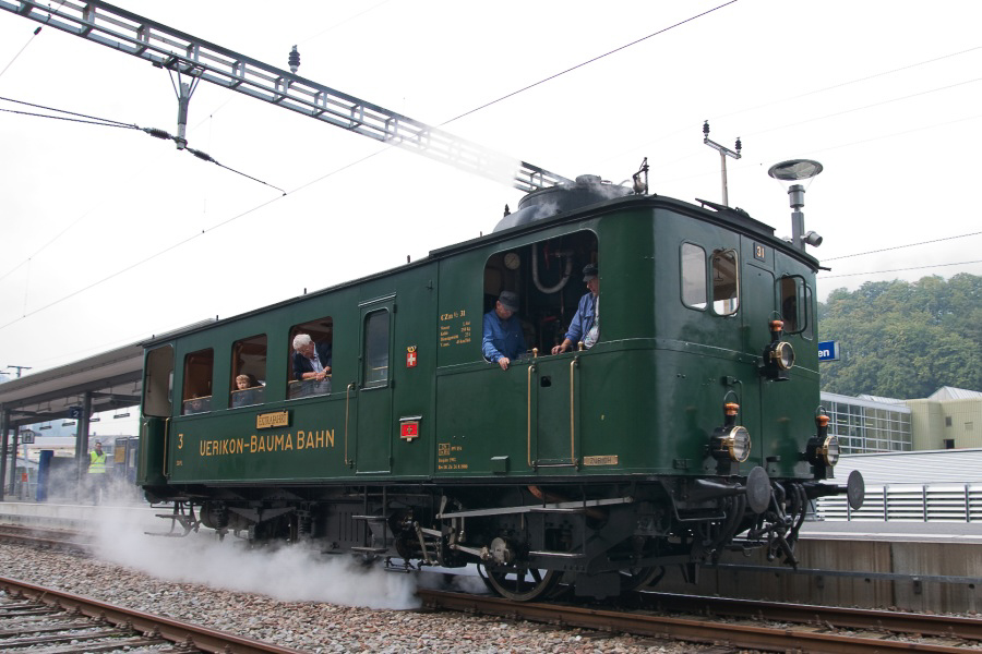 Dampfzug@Glarus - 012 - Dampftriebwagen im Bhf Schwanden