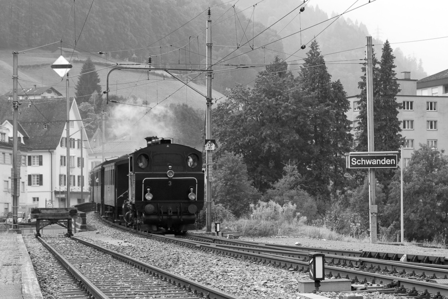 Dampfzug@Glarus - 014 - Durchfahrt Bhf Schwanden
