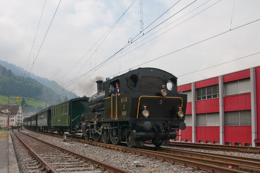Dampfzug@Glarus - 015 - Durchfahrt Bhf Schwanden
