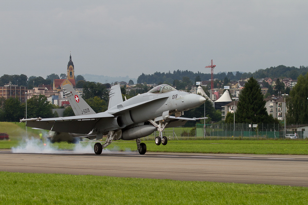 Emmen - 069 - Landung Hornet