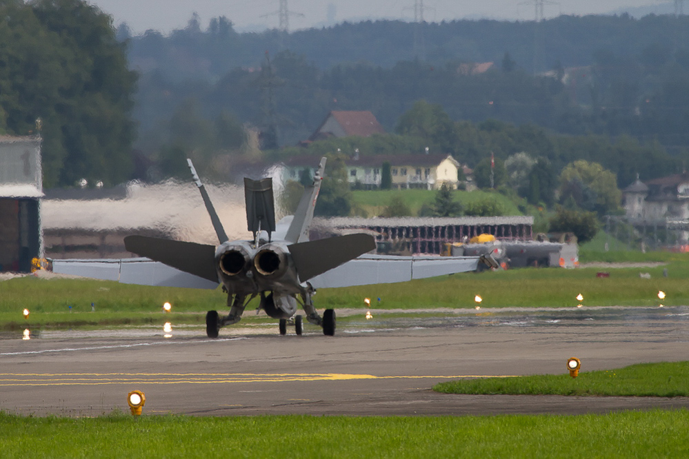 Emmen - 072 - Landung Hornet