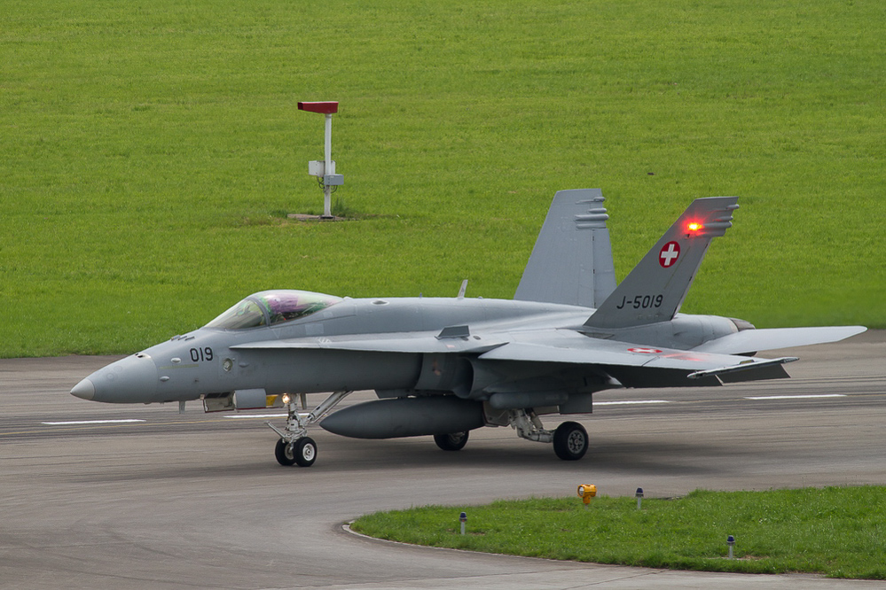 Emmen - 085 - Landung Hornet