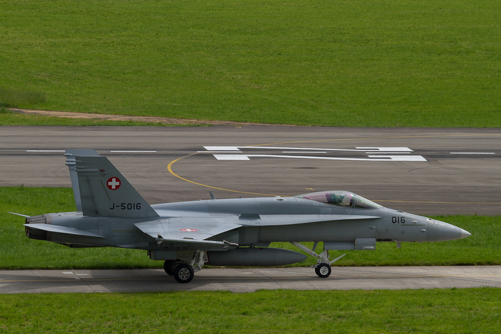Emmen - 087 - Landung Hornet