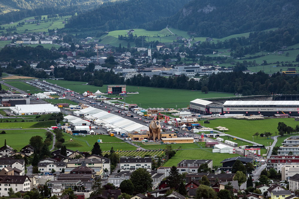 esaf021 - 2208 - Das Festgelaende steht
