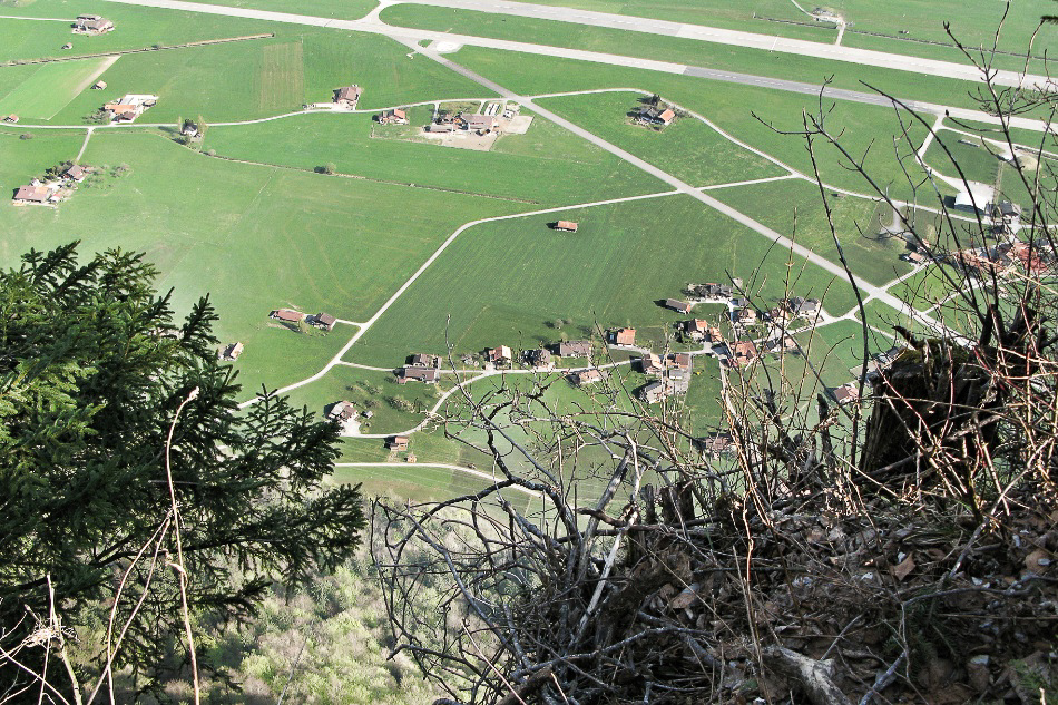 Rund um den Flugplatz 035 - ©MD - Tiefblick