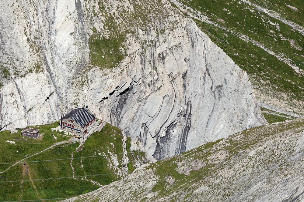 grisch017 - Kontrollblick zur Hütte
