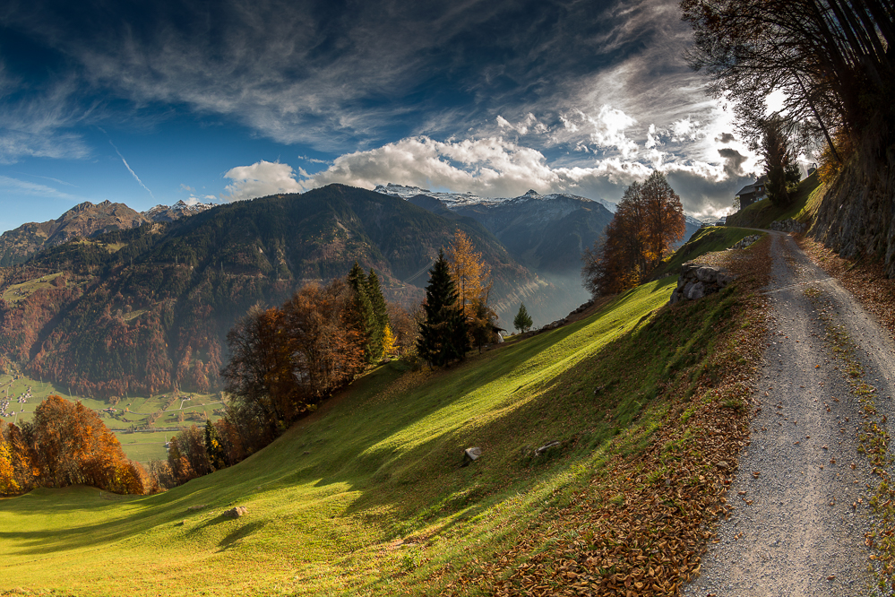 Herbst-18-001-Mit Strom zum Oberblegisee