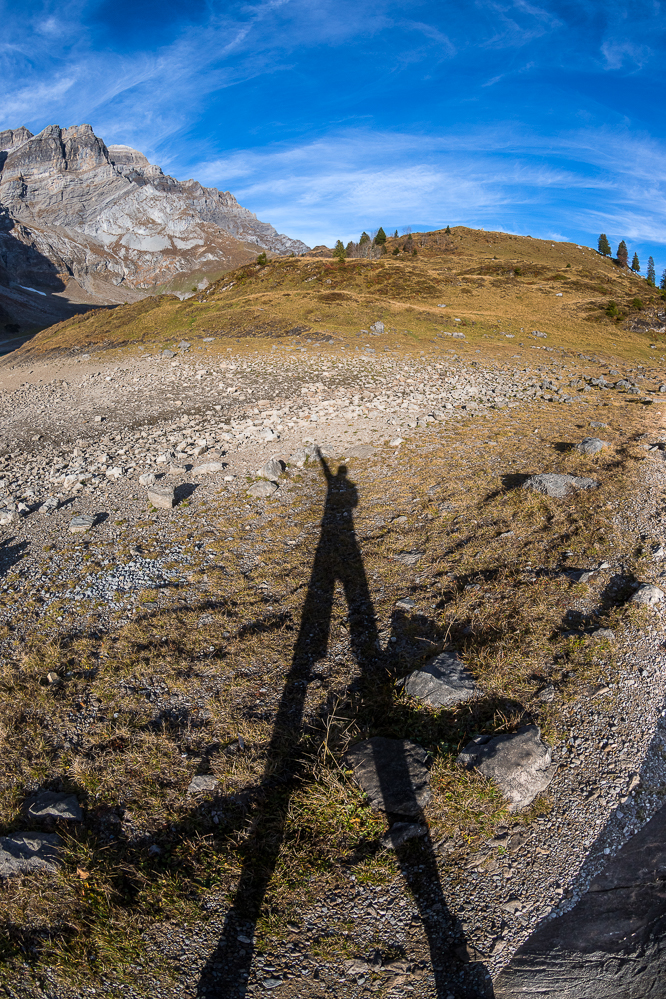 Herbst-18-004-Mit Strom zum Oberblegisee