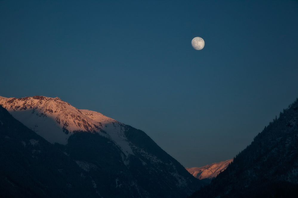 hw1112_019 - Mond ueber dem Guldergrat