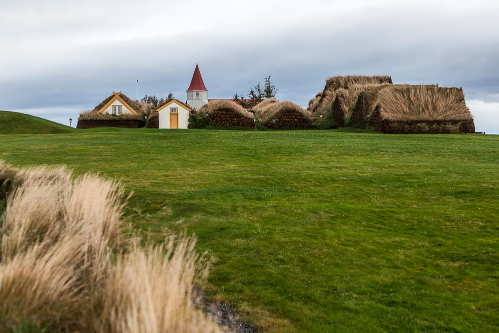0895_island_29-09_Torfhof von Glaumbær
