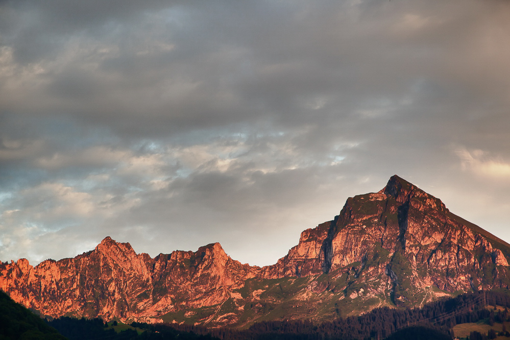 2012_033 - Fronalpstock im Sonnenuntergang