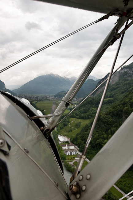 Mollis - 043 - Flugplatz voraus