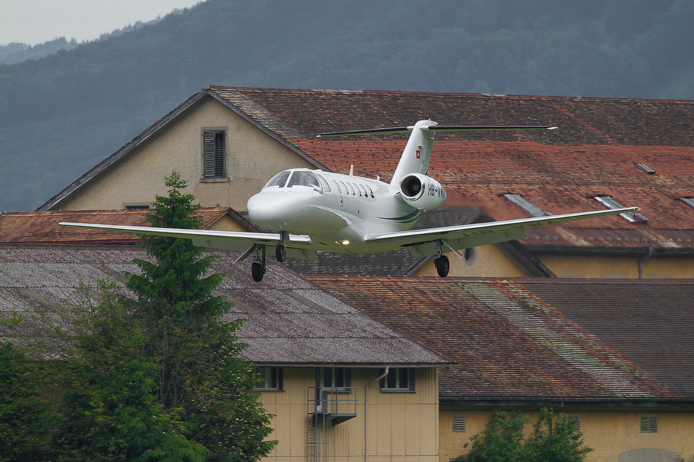 Mollis - 052 - Cessna mit Dachlandung
