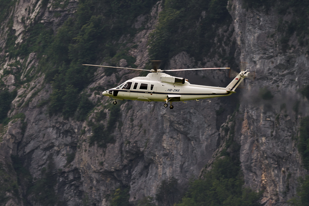 Mollis - 003 - Sikorsky S-76