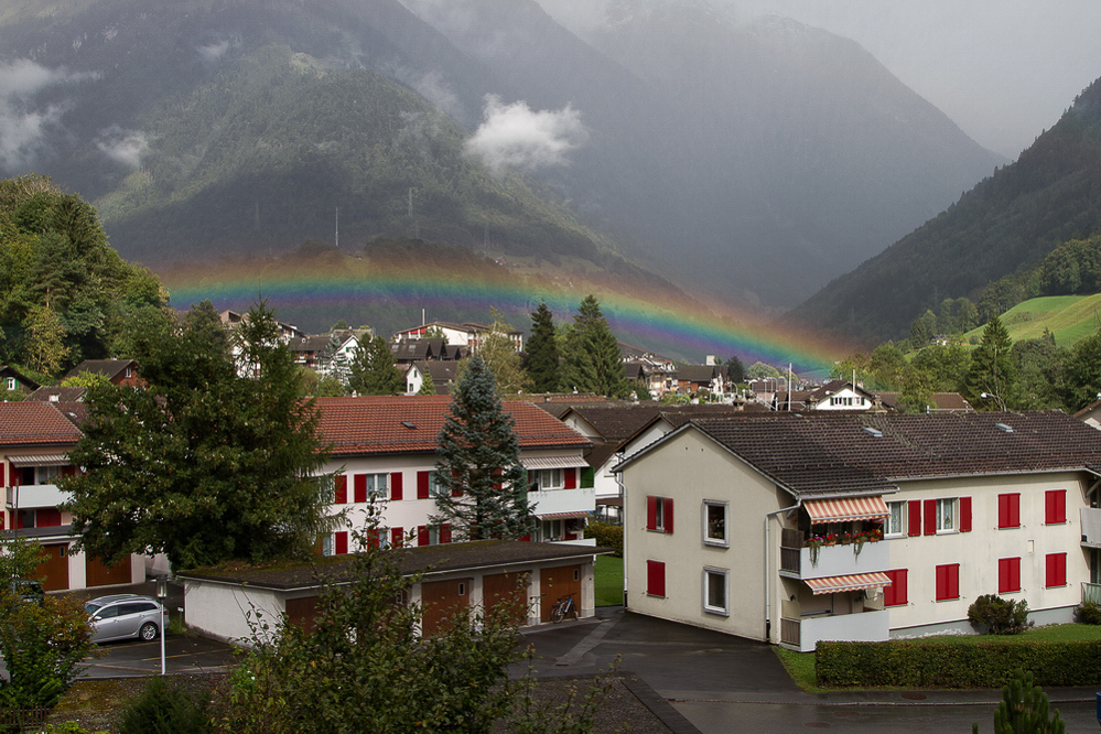 Querschnitt 008 - Regenbogen über Schwanden