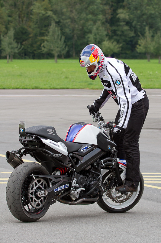 Redbull - 017 - Chris Pfeiffer testet seinen Lenker