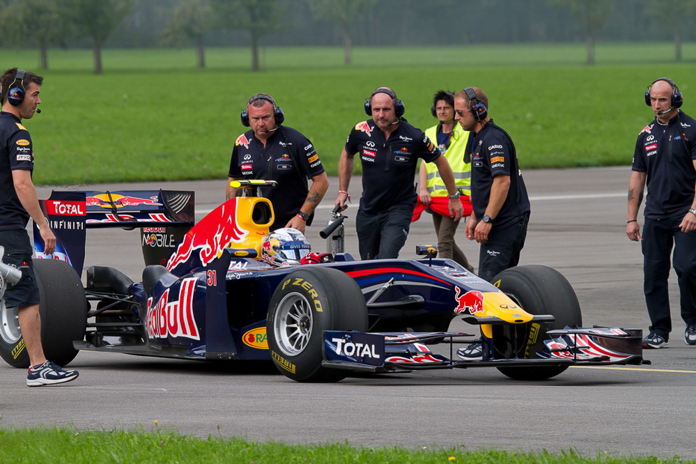 Redbull - 031 - Sebastien Buemi im RedBull F1